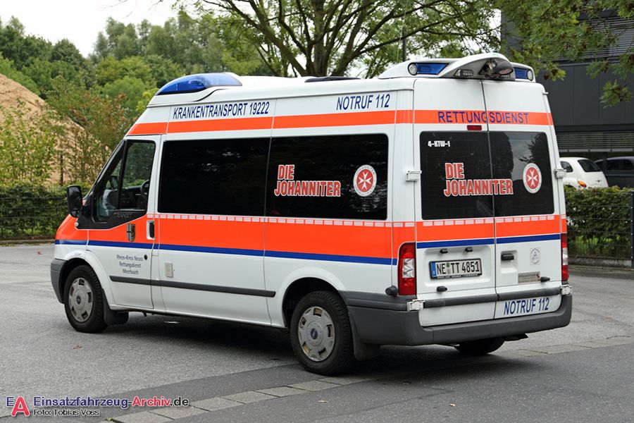 Rettung Kreis Neuss 04 KTW 01 (a.D.)