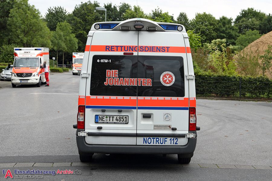 Rettung Kreis Neuss 04 KTW 01 (a.D.)