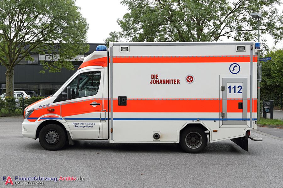 Rettung Kreis Neuss 04 RTW 01 (a.D.)