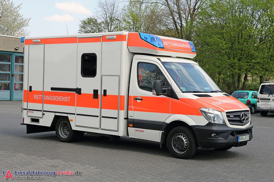 Rettung Kreis Neuss 04 RTW 01 (a.D.)