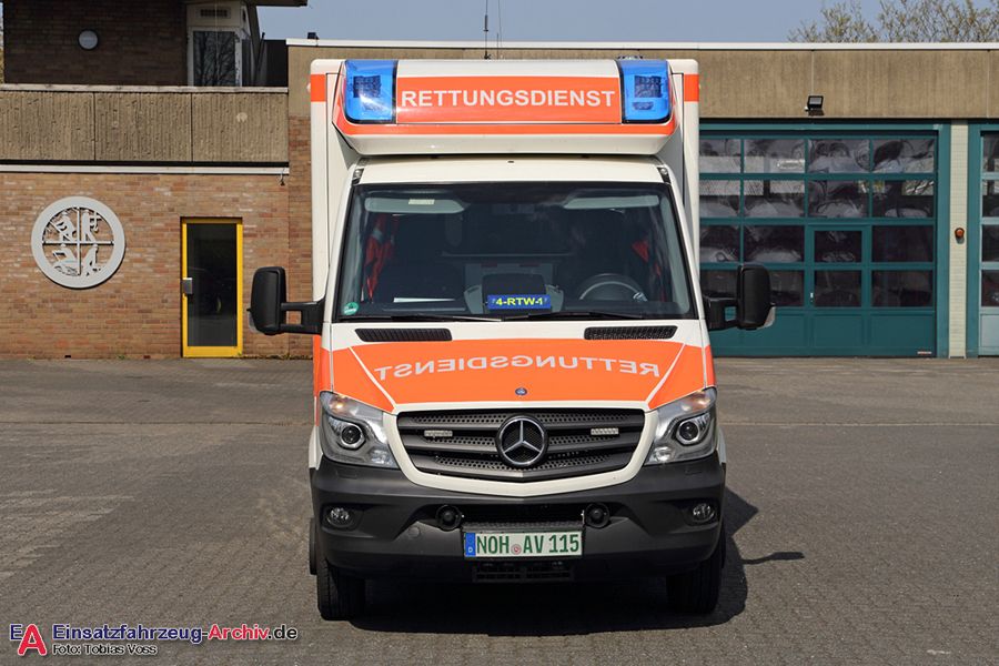Rettung Kreis Neuss 04 RTW 01 (a.D.)