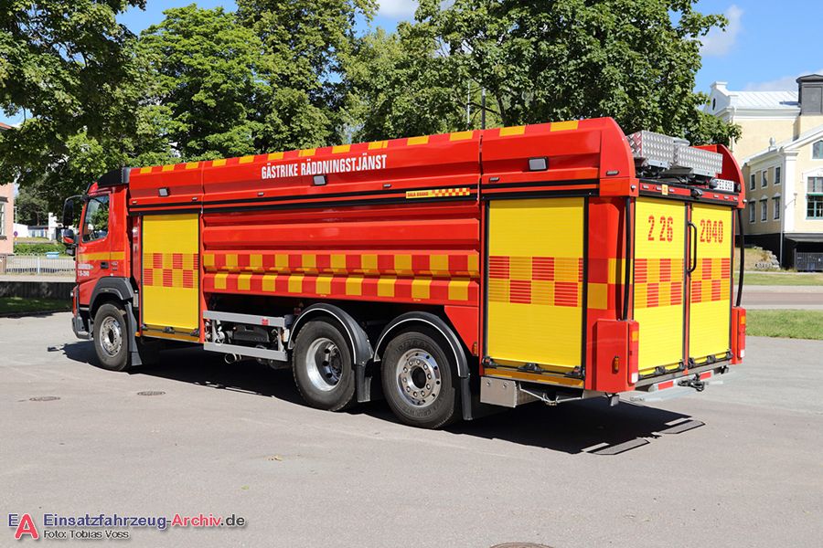 2 26-2040 - Tankbil (a.D.)