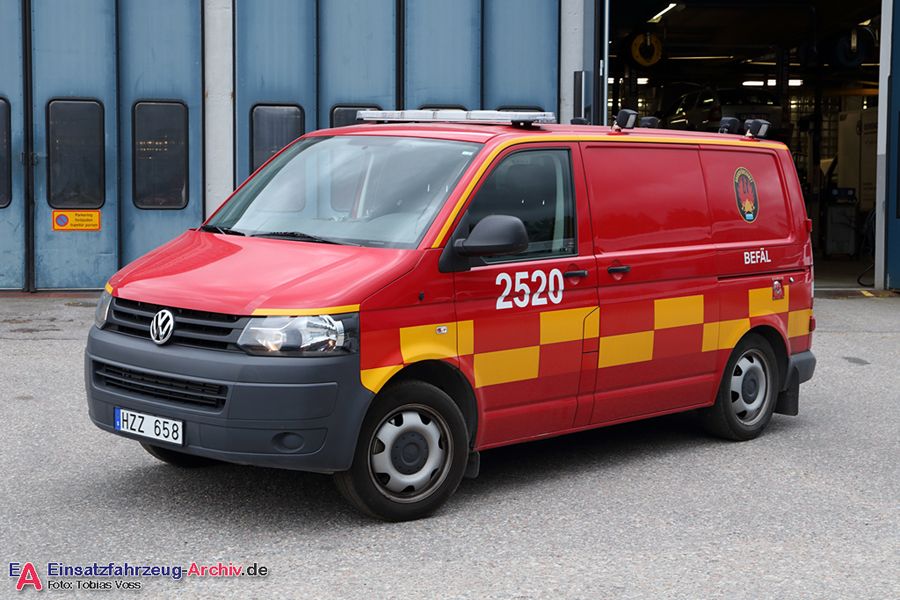 2 26-2520 - Befälsbil (a.D.)