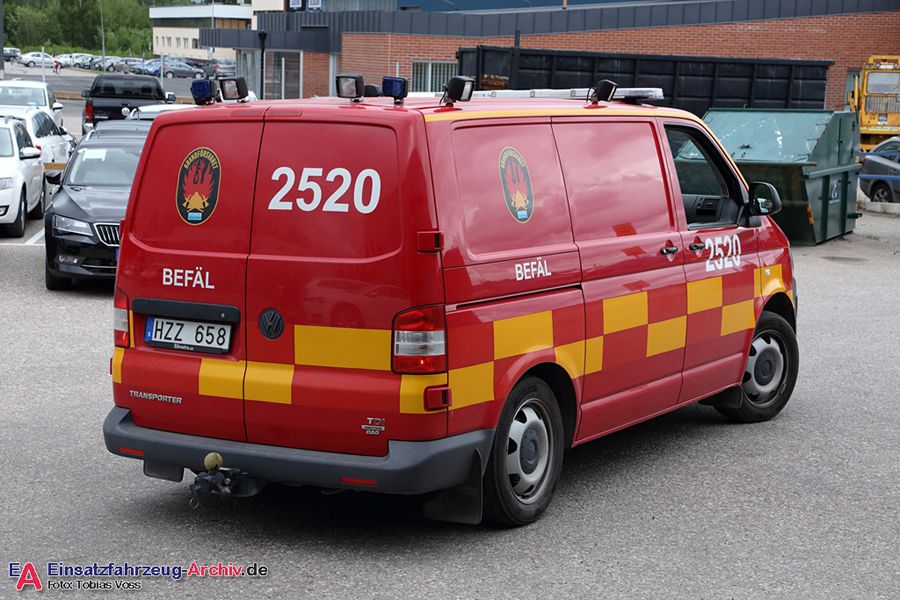 2 26-2520 - Befälsbil (a.D.)