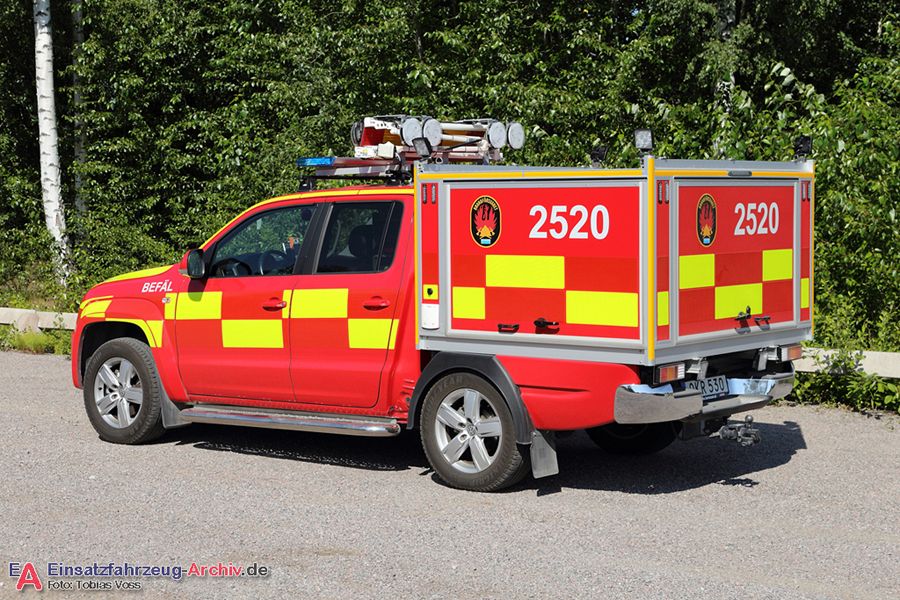 2 26-2520 - Befälsbil