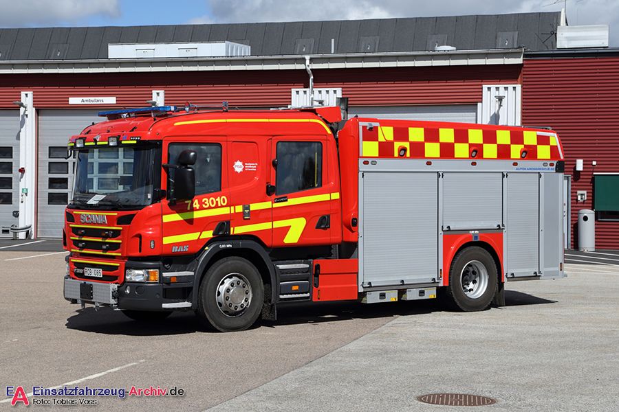 2 74-3010 - Släck-/Räddningsbil