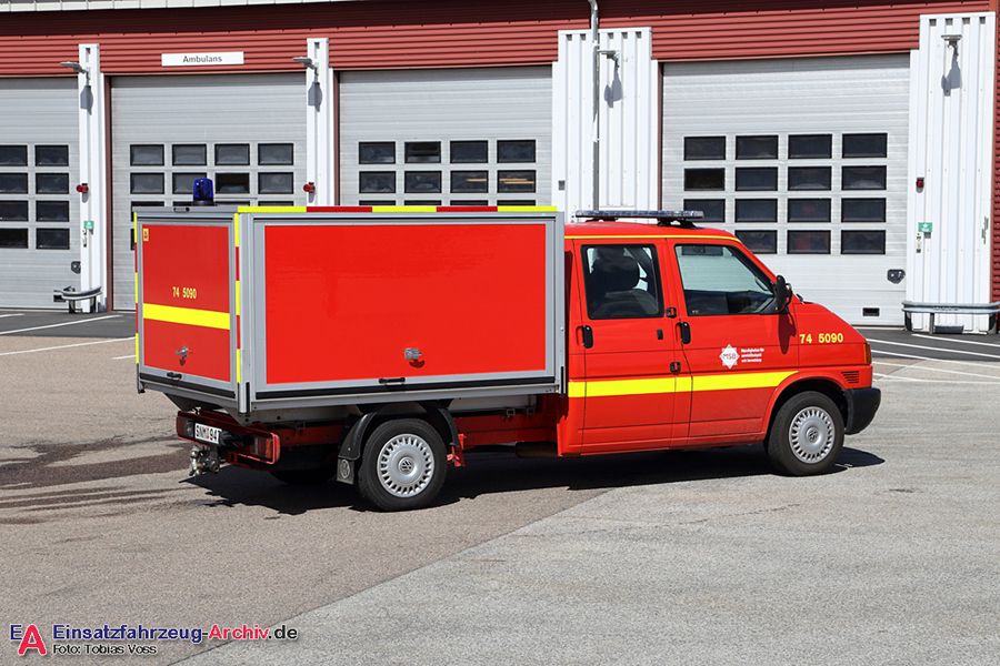 2 74-5090 - Skärsläckarbil